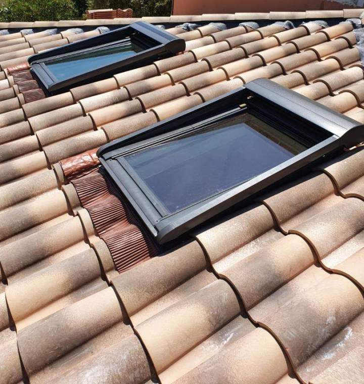 Installation de fenêtres de toit pour plus de lumière